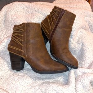Candies brown heeled boots size 8